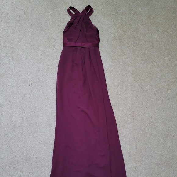NWT Davids Bridal Pleated Cross-Back Double Cloth Bridesmaid Dress 0 Wine - Picture 3 of 5